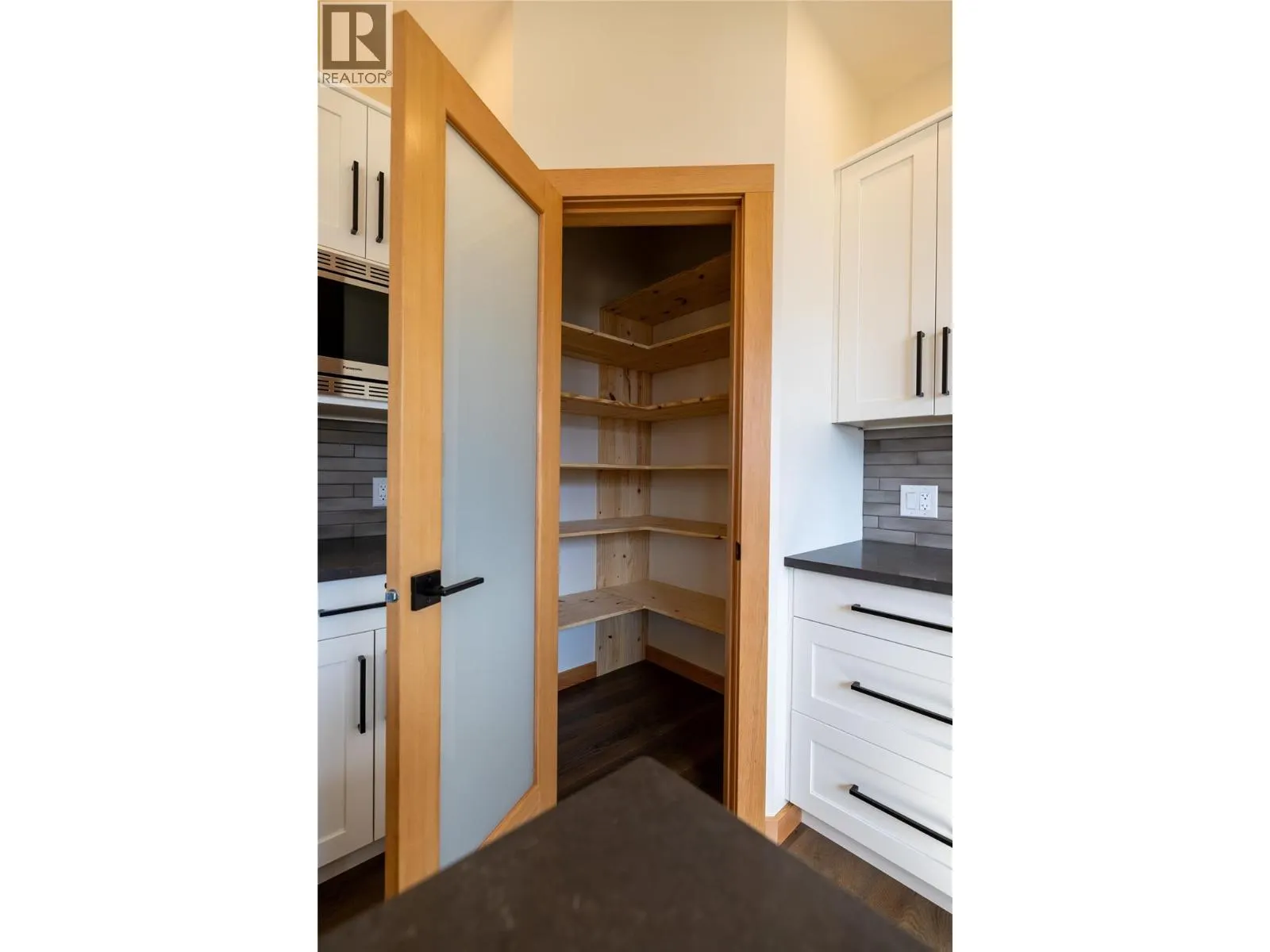 145 Lakeview Drive