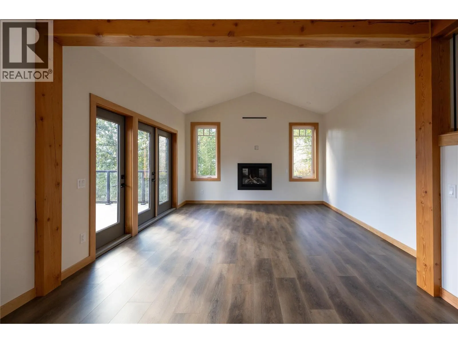 145 Lakeview Drive