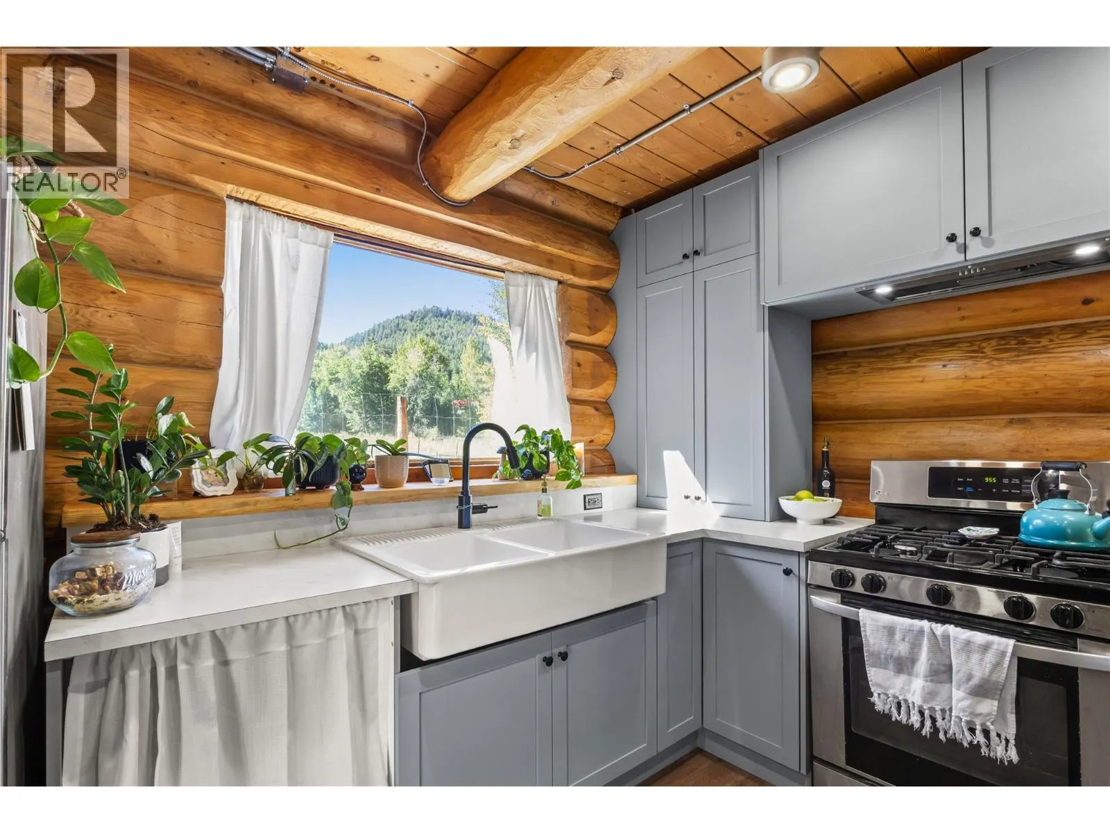 802 Grand Oro Road
