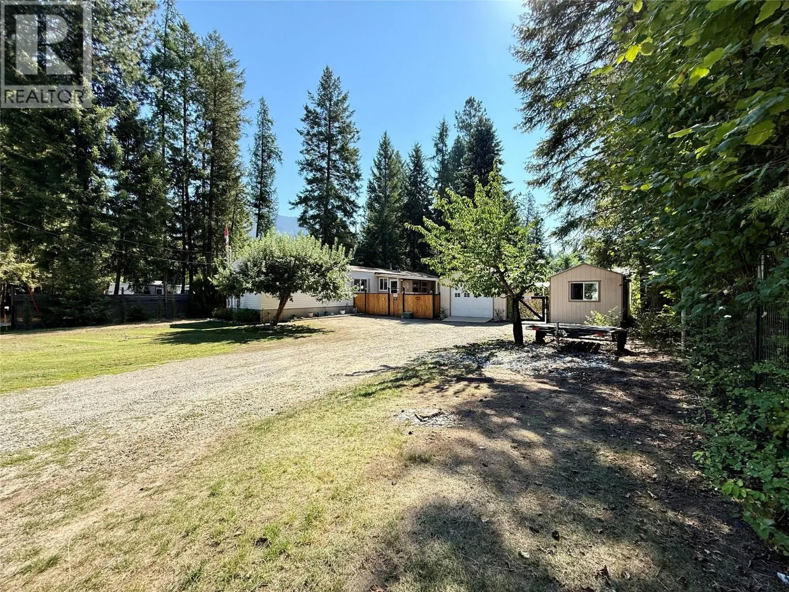 1558 Thompson Road