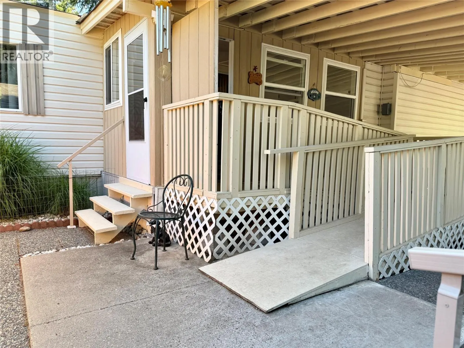 1558 Thompson Road