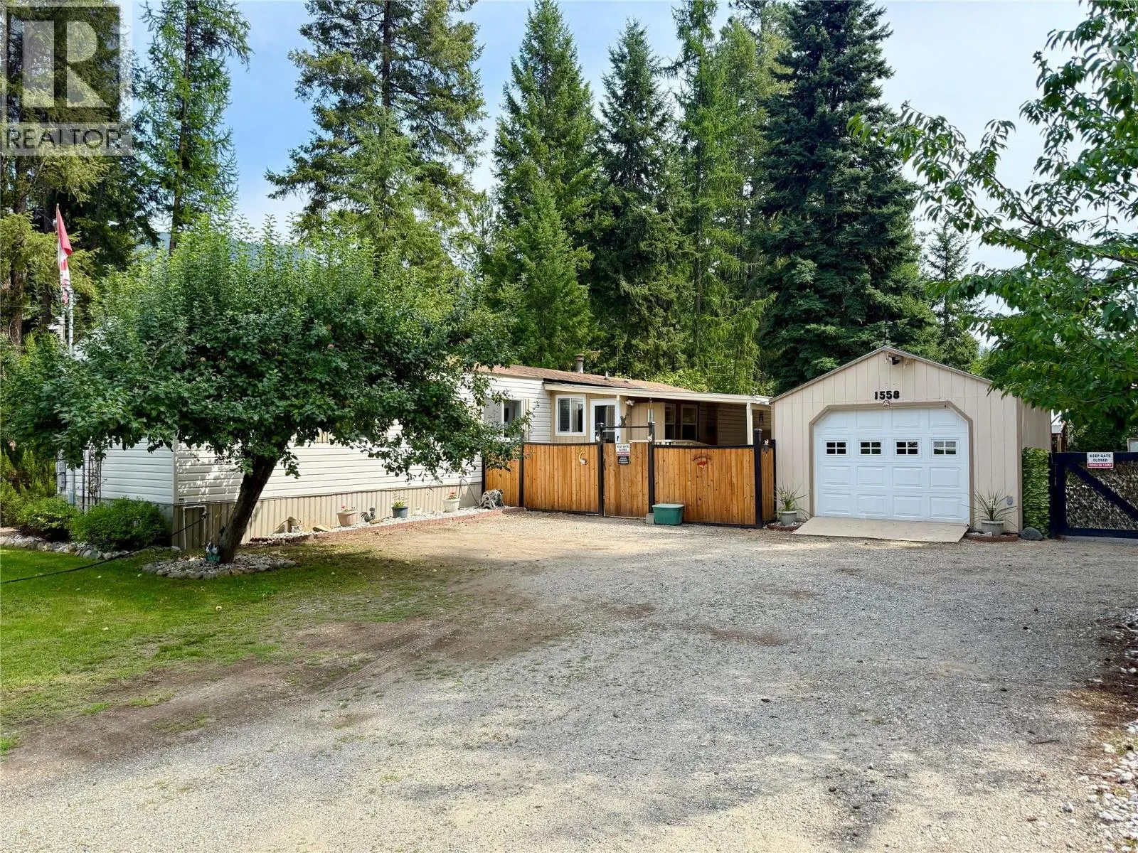 1558 Thompson Road