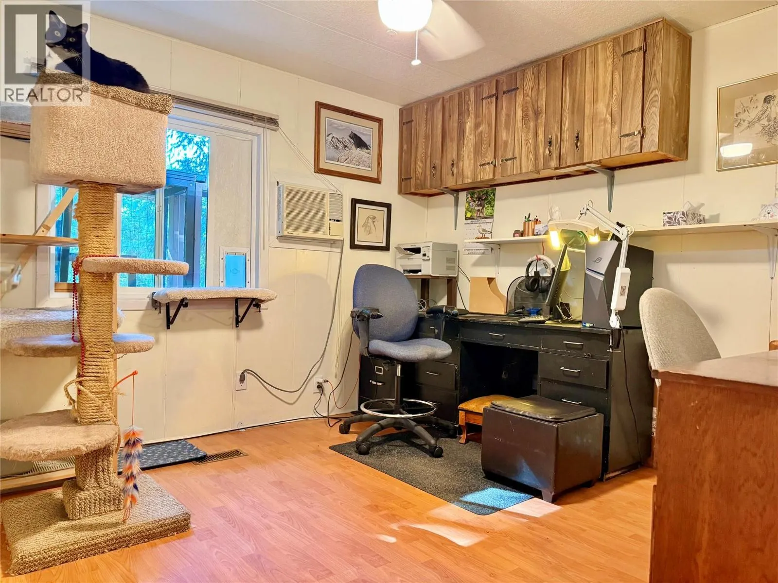 1558 Thompson Road