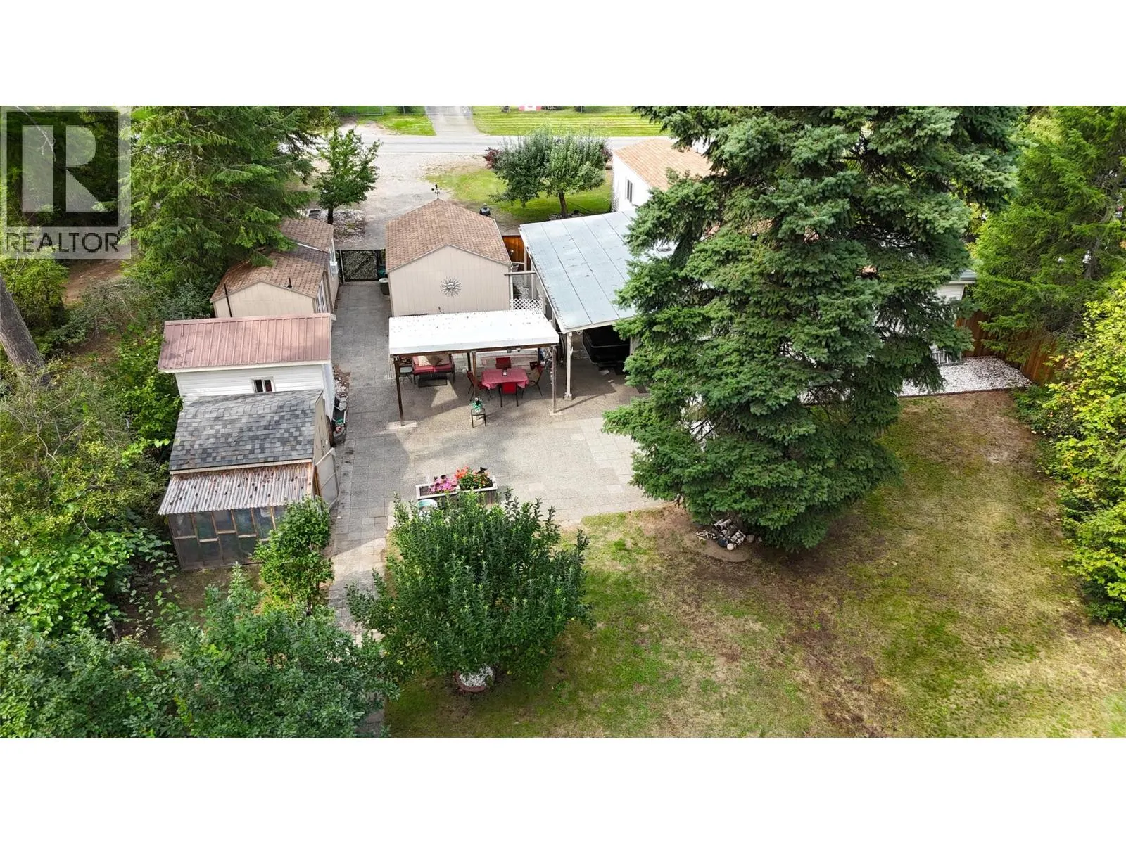 1558 Thompson Road
