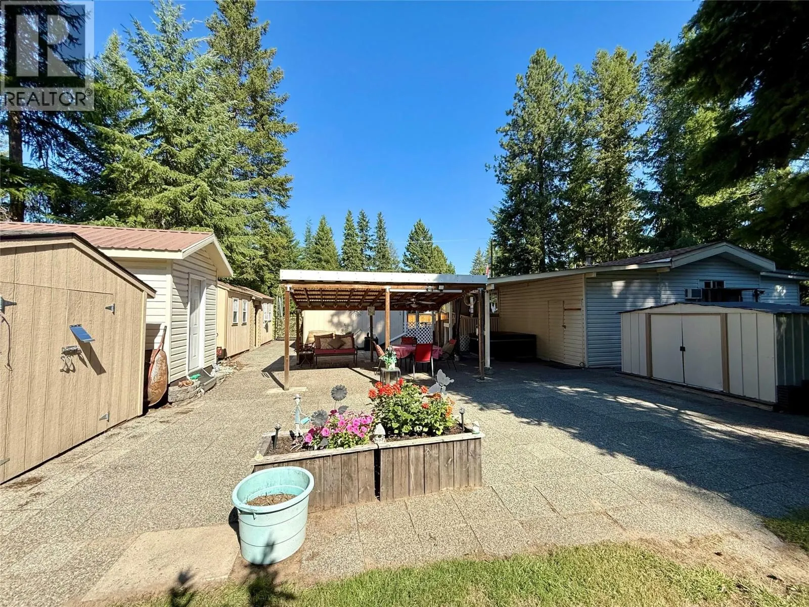 1558 Thompson Road