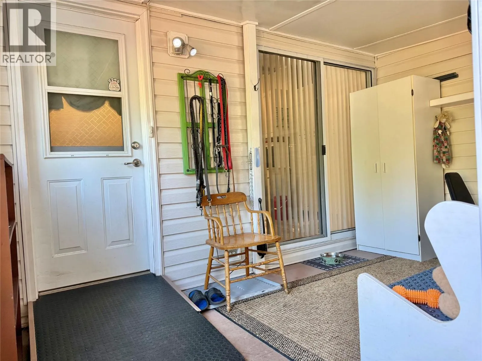 1558 Thompson Road