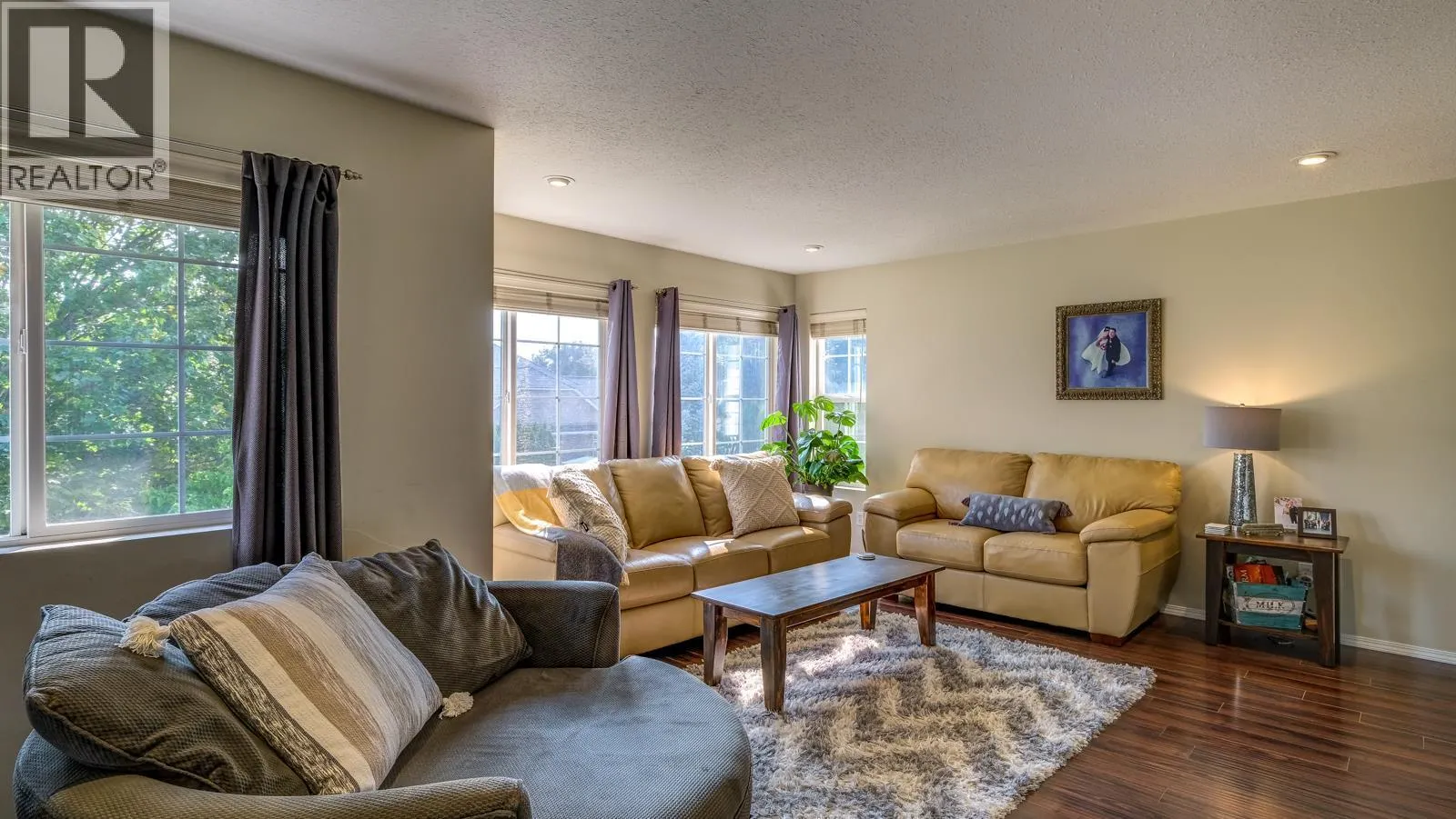 1853 Glenhaven Crescent