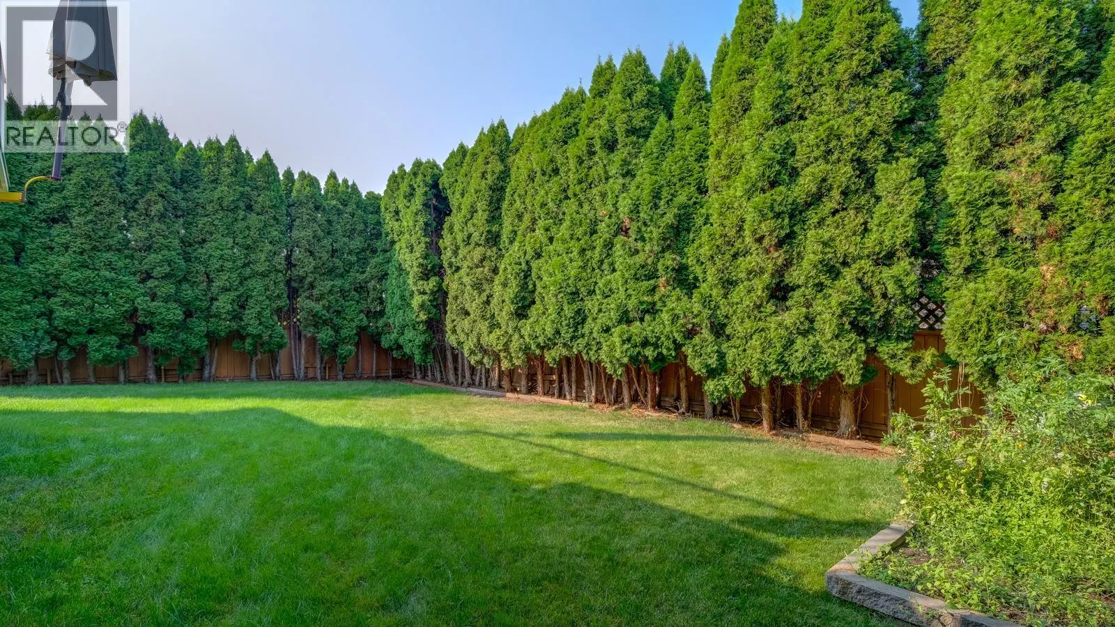 1853 Glenhaven Crescent