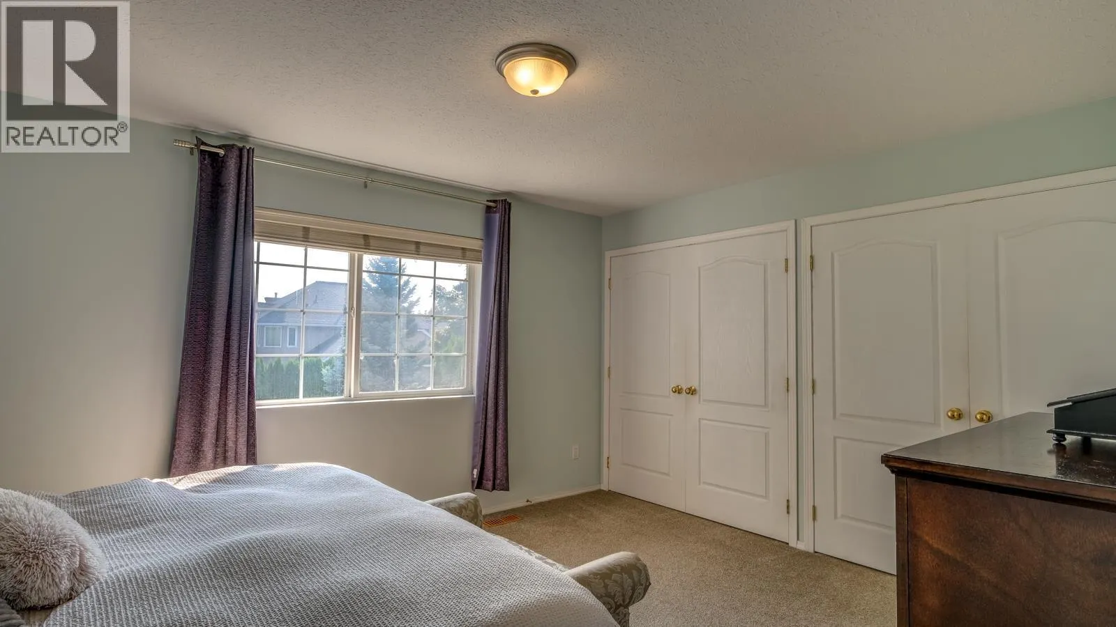 1853 Glenhaven Crescent