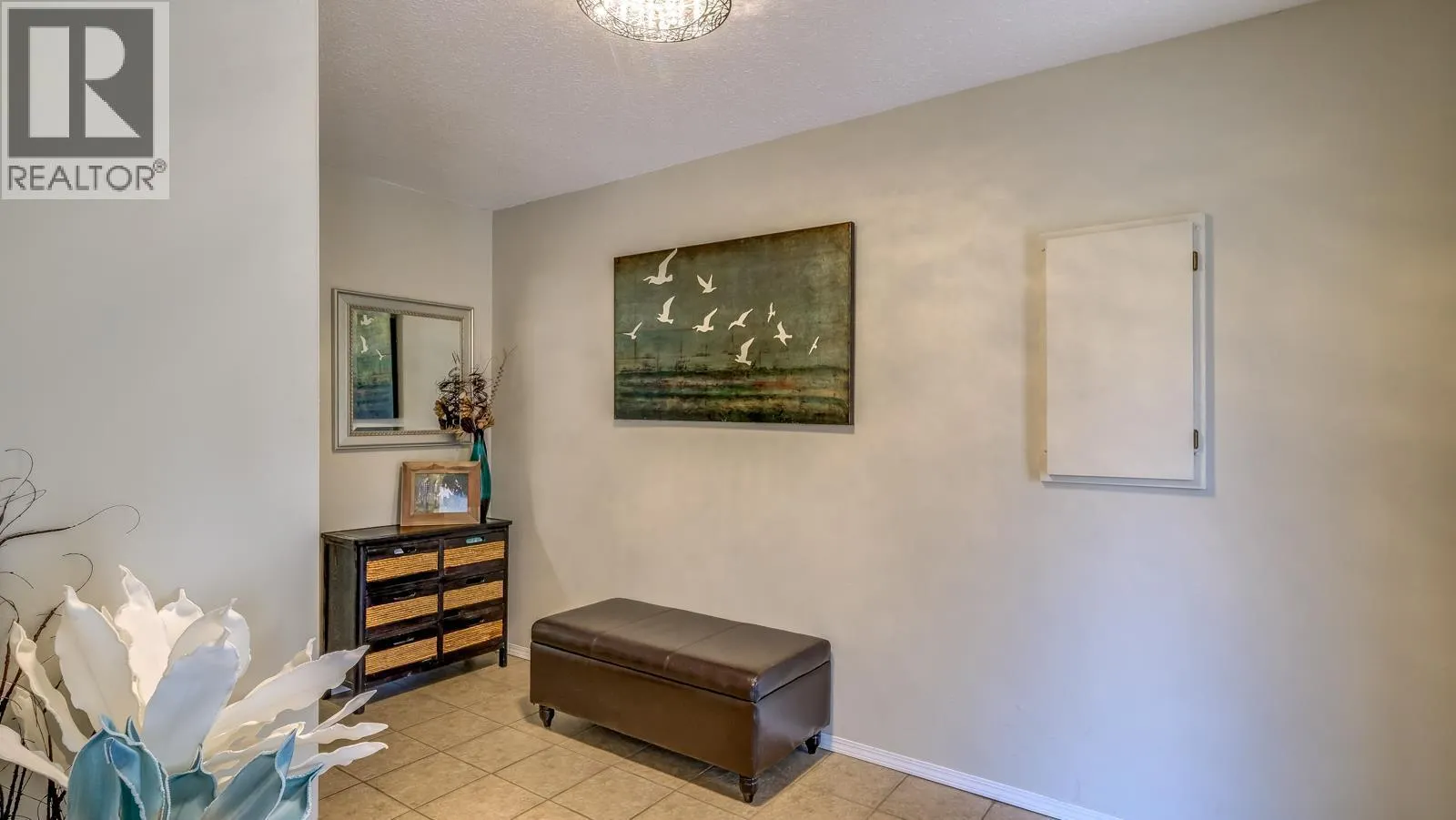 1853 Glenhaven Crescent