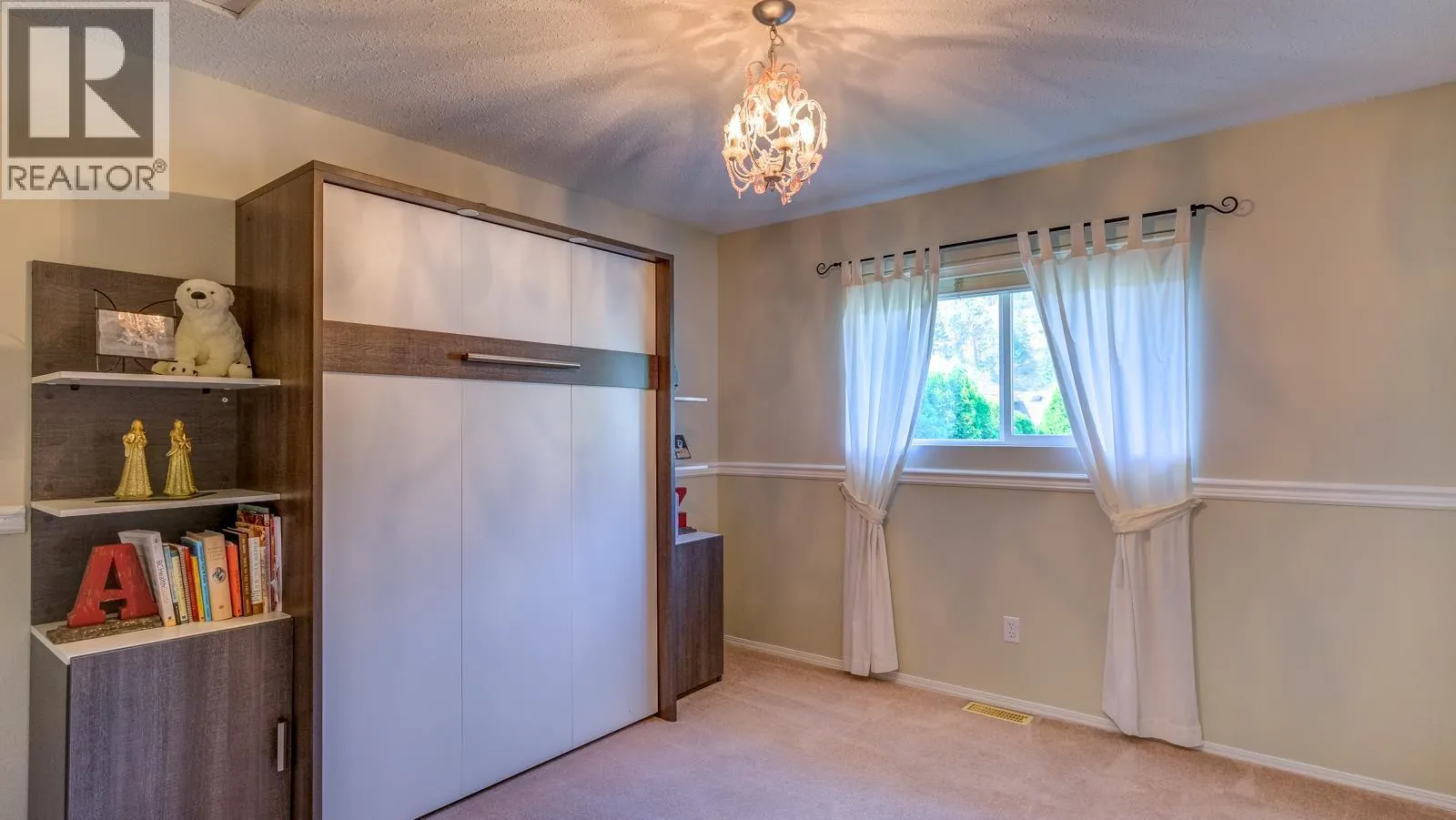 1853 Glenhaven Crescent
