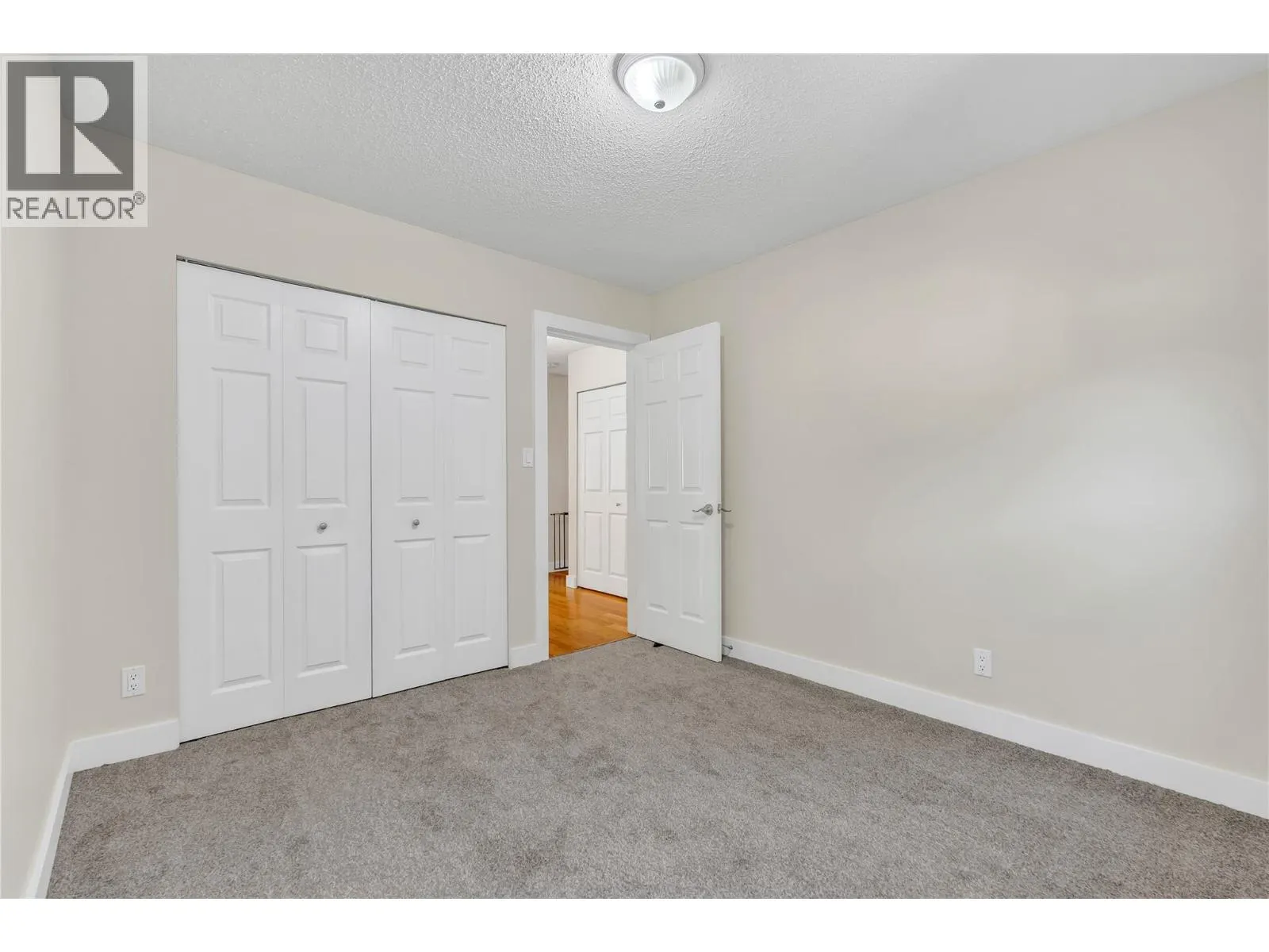 8299 Prairie Valley Road