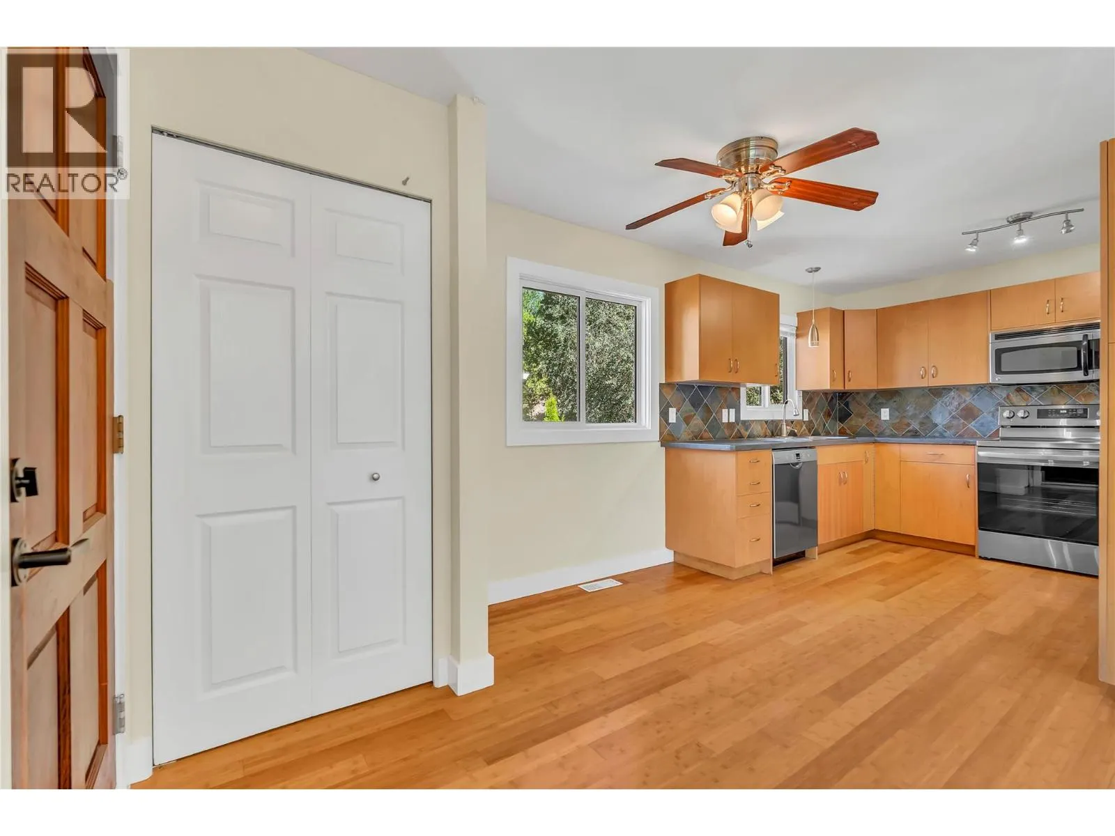 8299 Prairie Valley Road