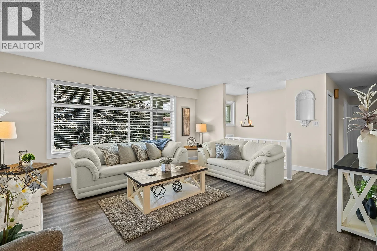 1085 Tamarack Drive