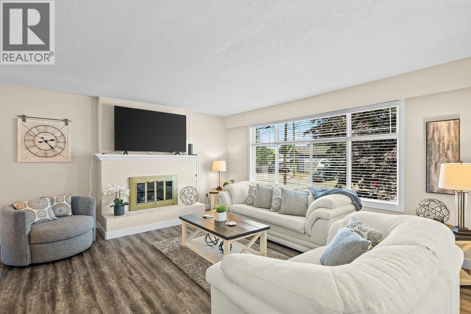 1085 Tamarack Drive