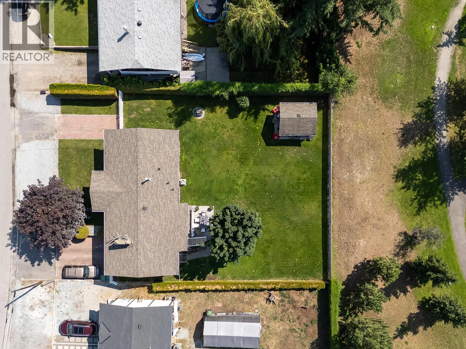 1085 Tamarack Drive