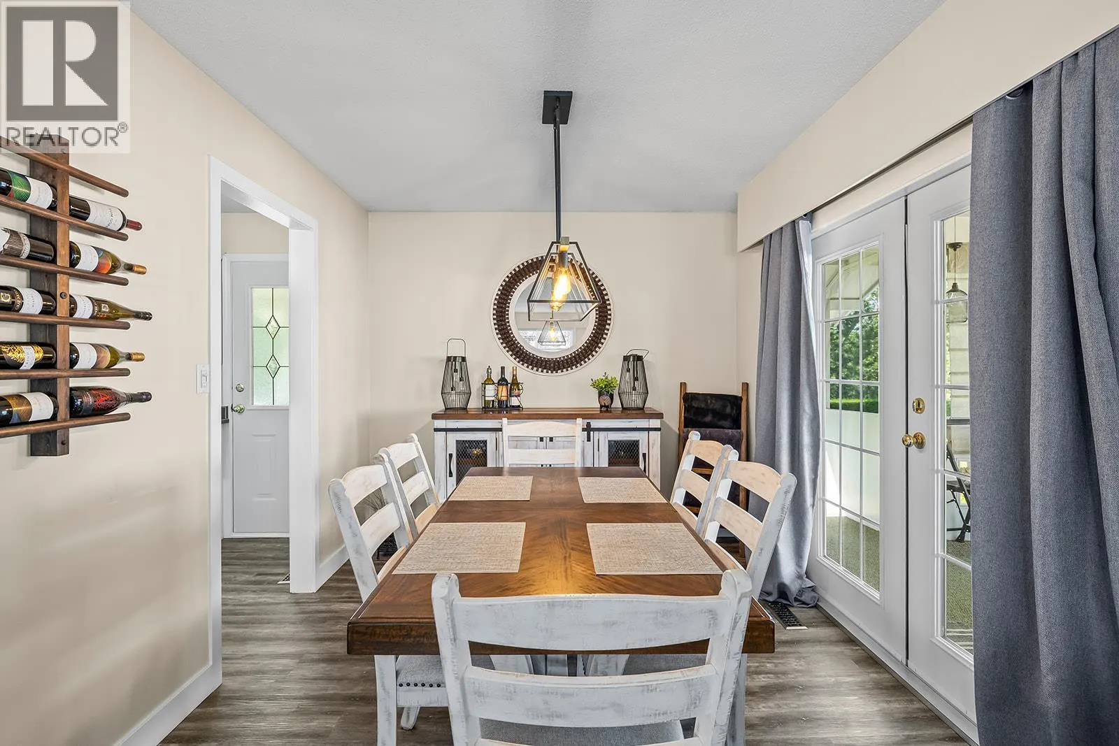 1085 Tamarack Drive