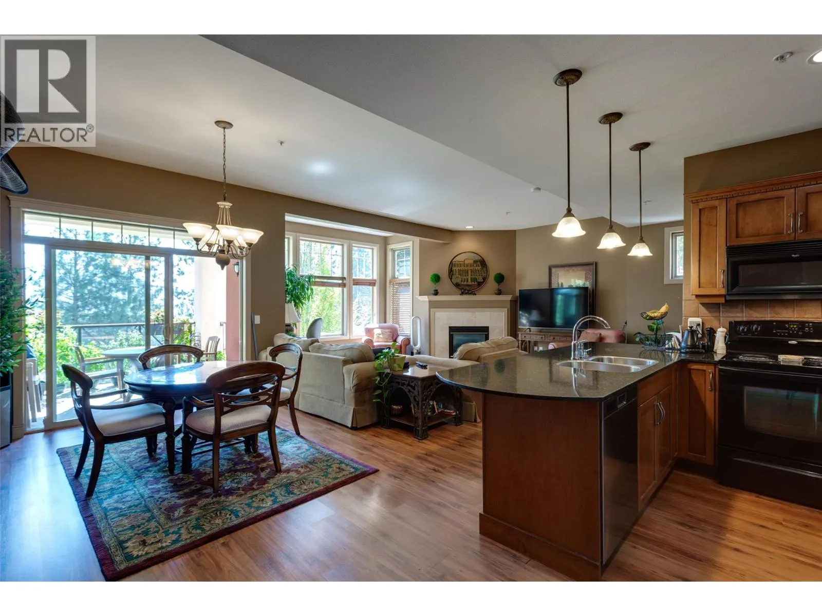 1795 Country Club Drive Unit# 105