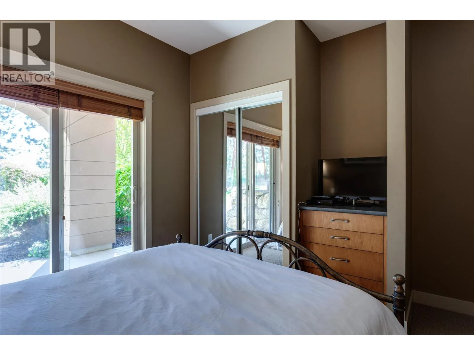 1795 Country Club Drive Unit# 105