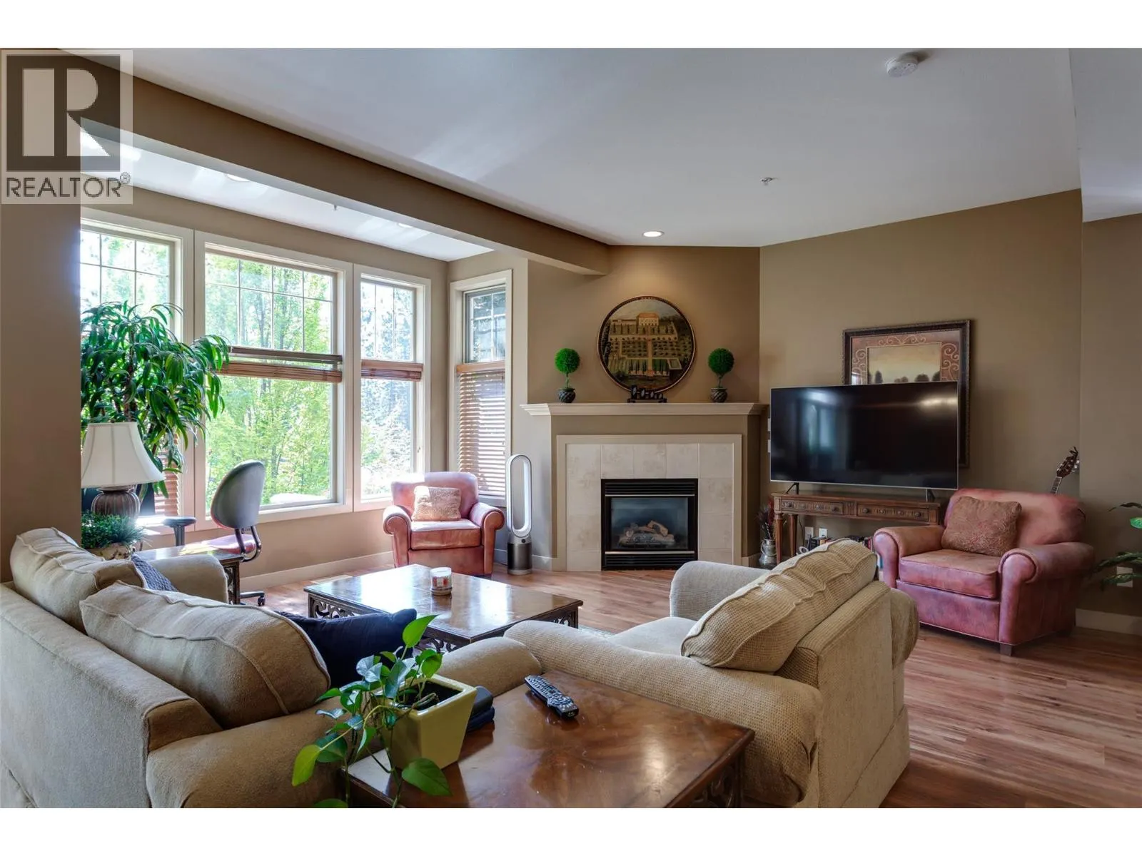 1795 Country Club Drive Unit# 105