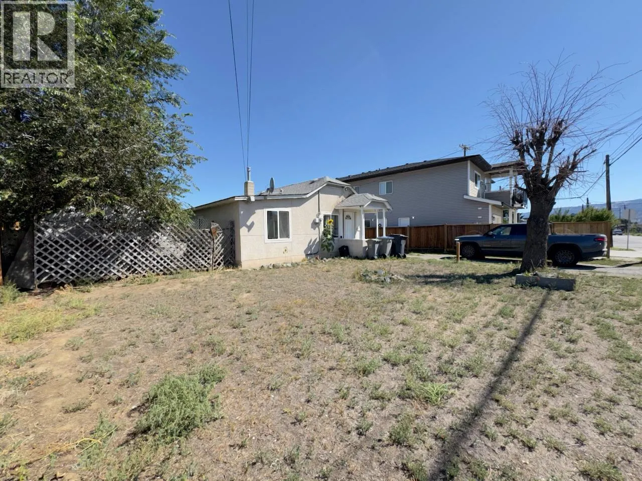 632 Mackenzie Ave Avenue