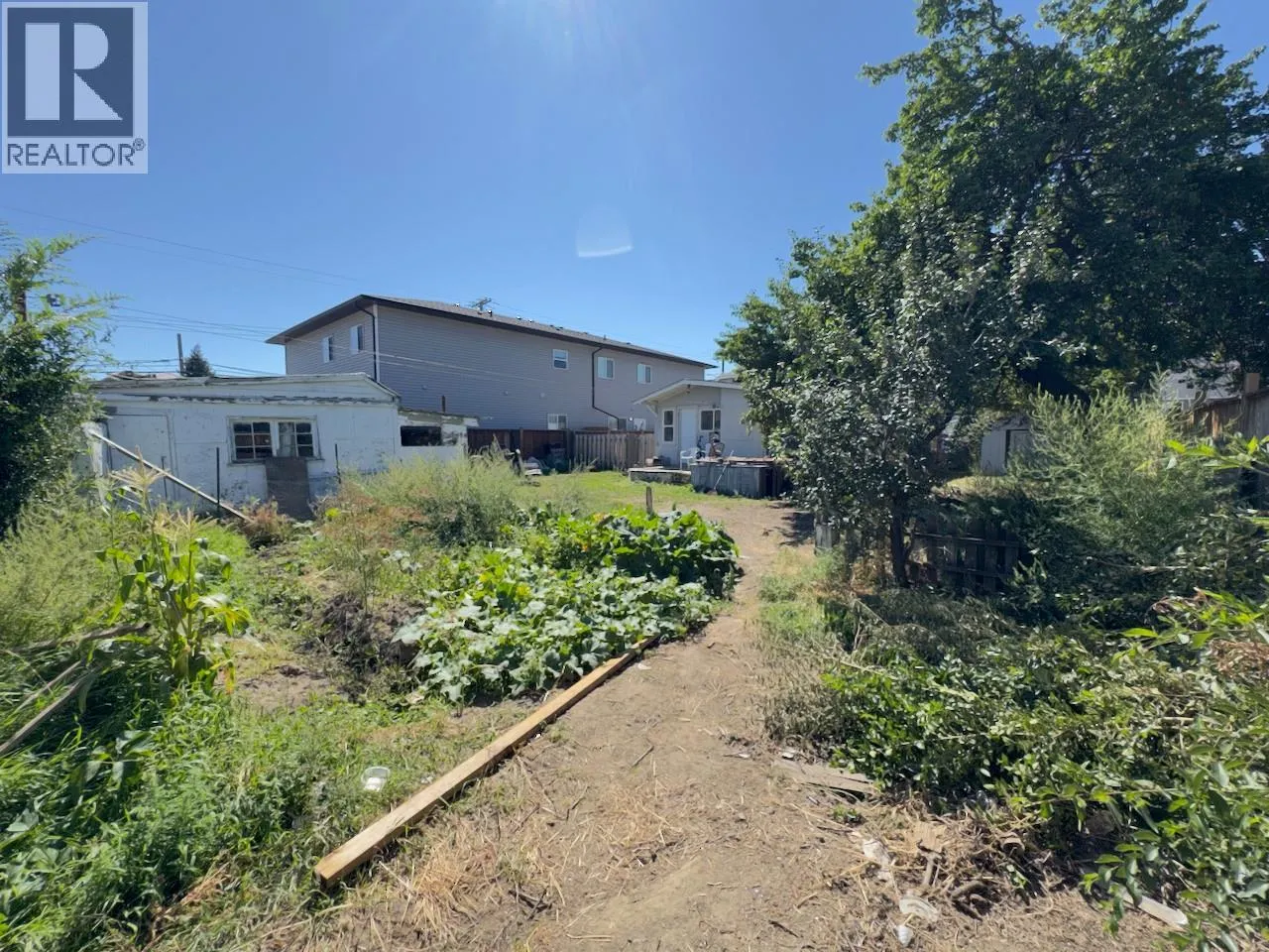 632 Mackenzie Ave Avenue
