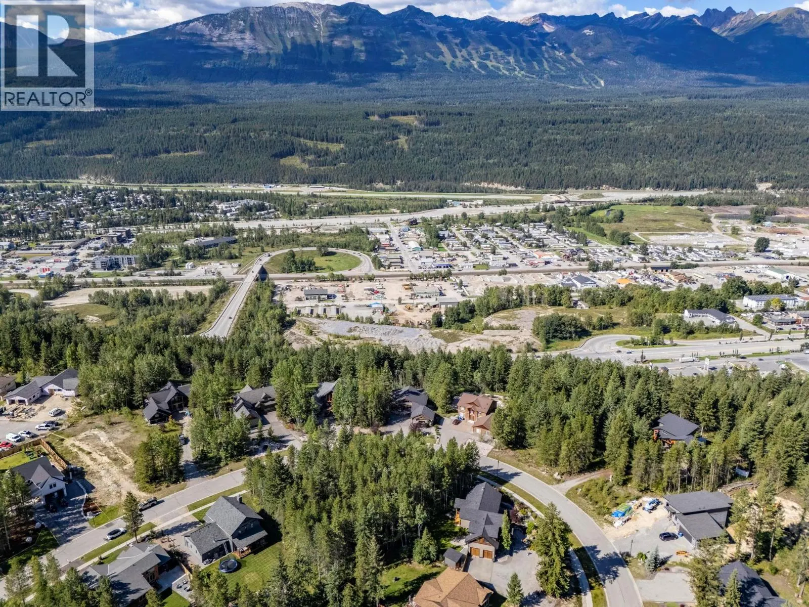 1520 Quartz Crescent