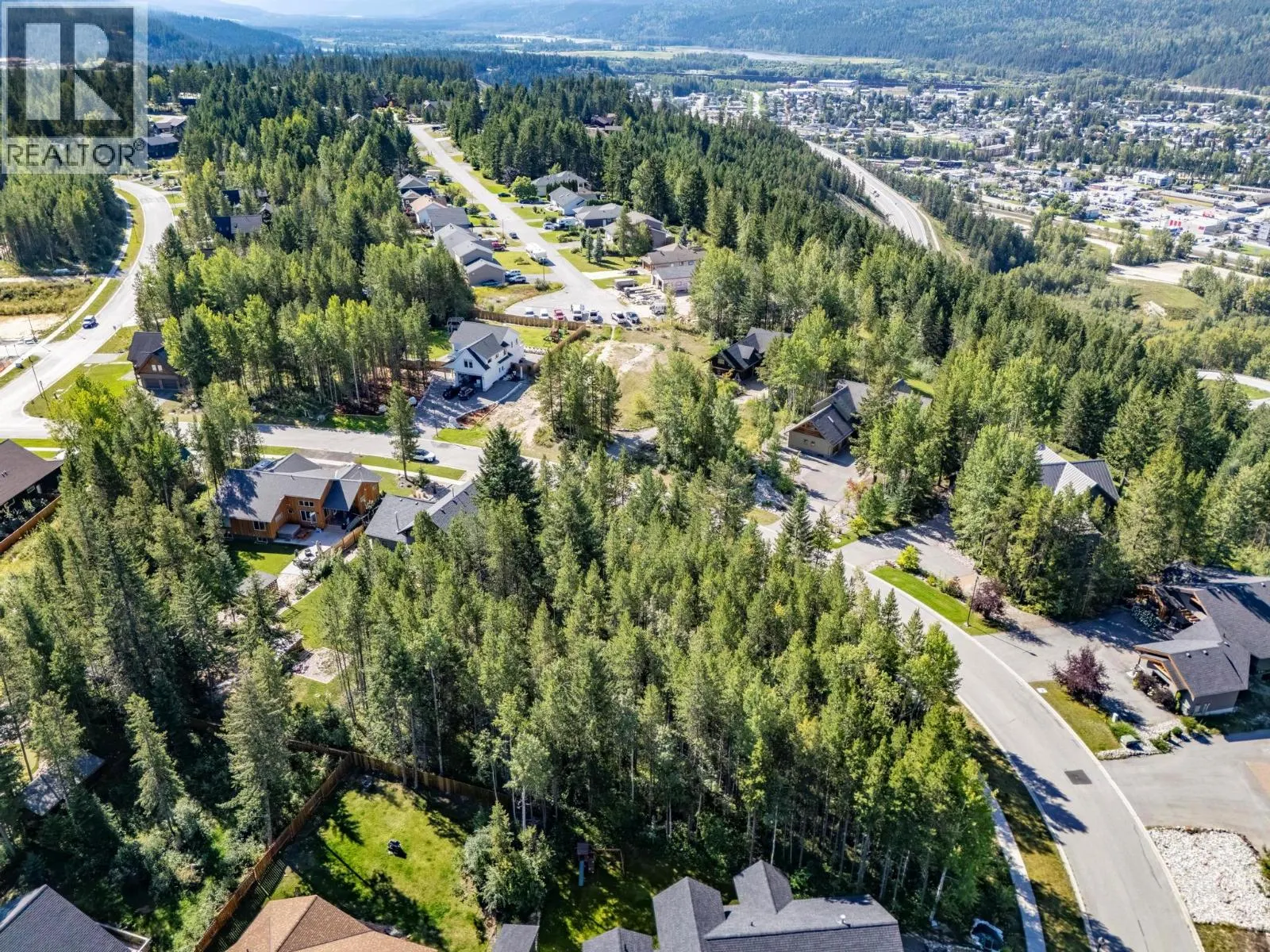 1520 Quartz Crescent