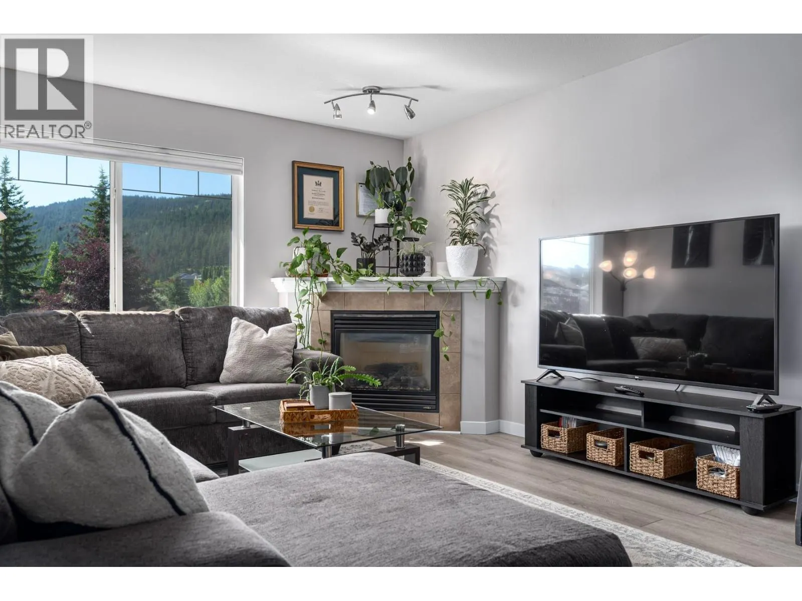 1900 Hugh Allan Drive Unit# 2