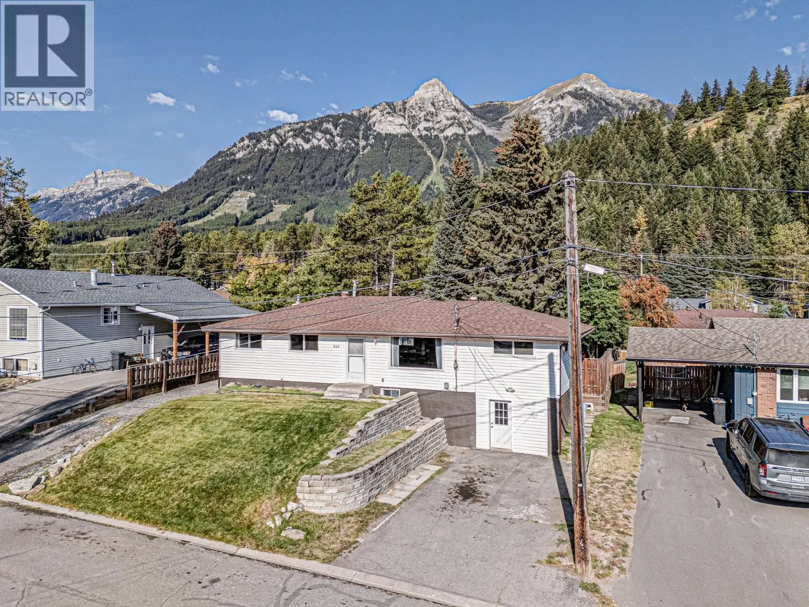 850 MINTO Crescent