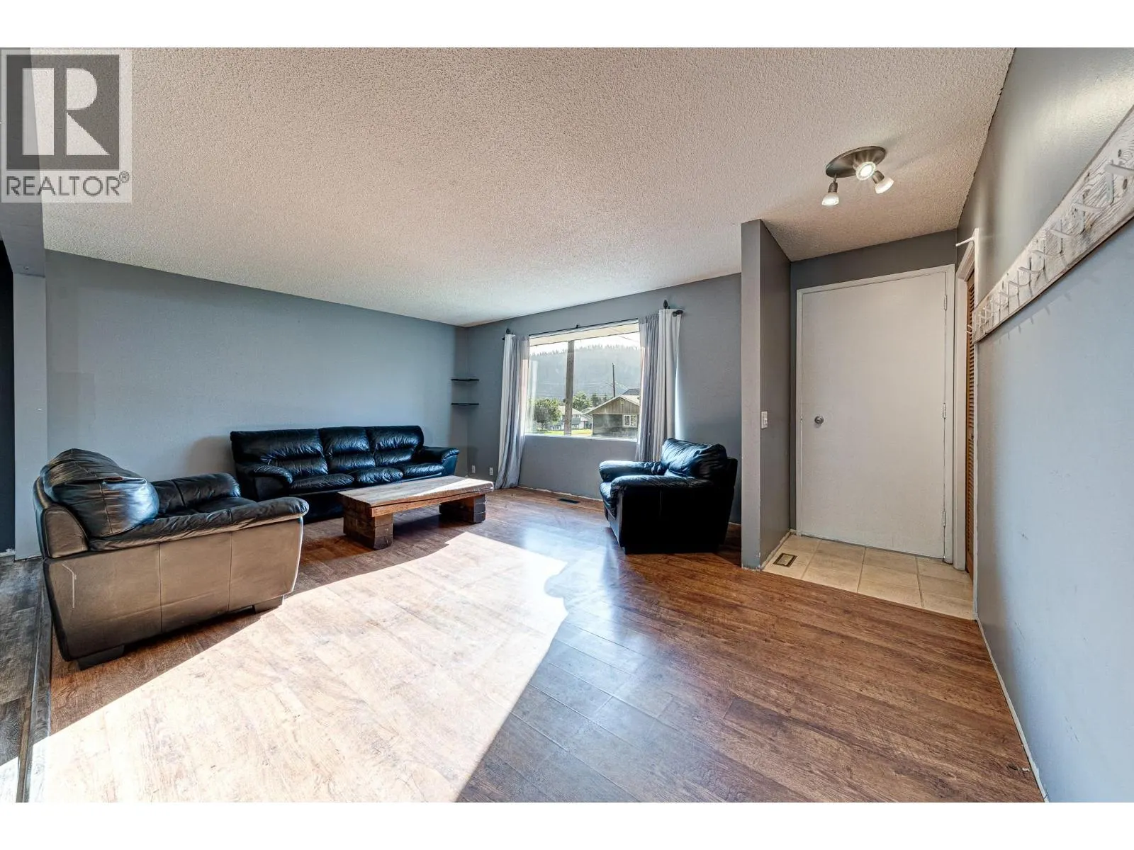 850 MINTO Crescent