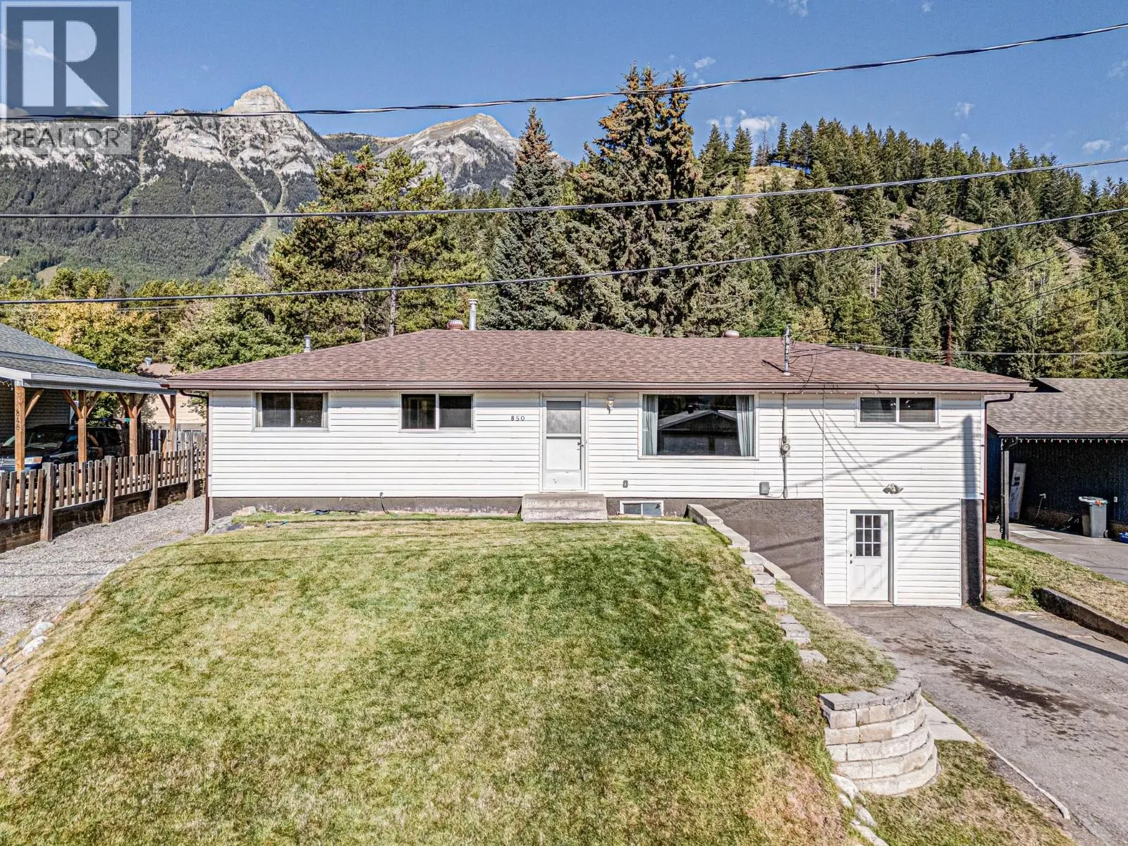 850 MINTO Crescent