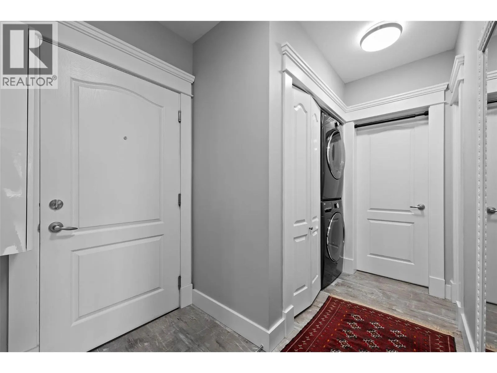 975 VICTORIA  W Street Unit# 208