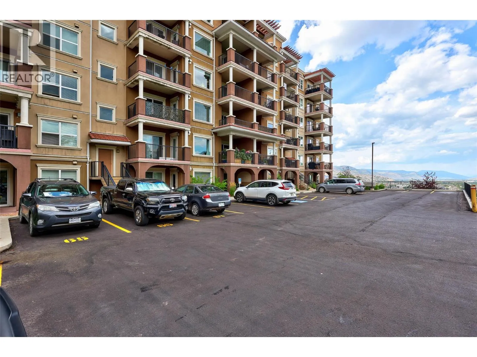 975 VICTORIA  W Street Unit# 208