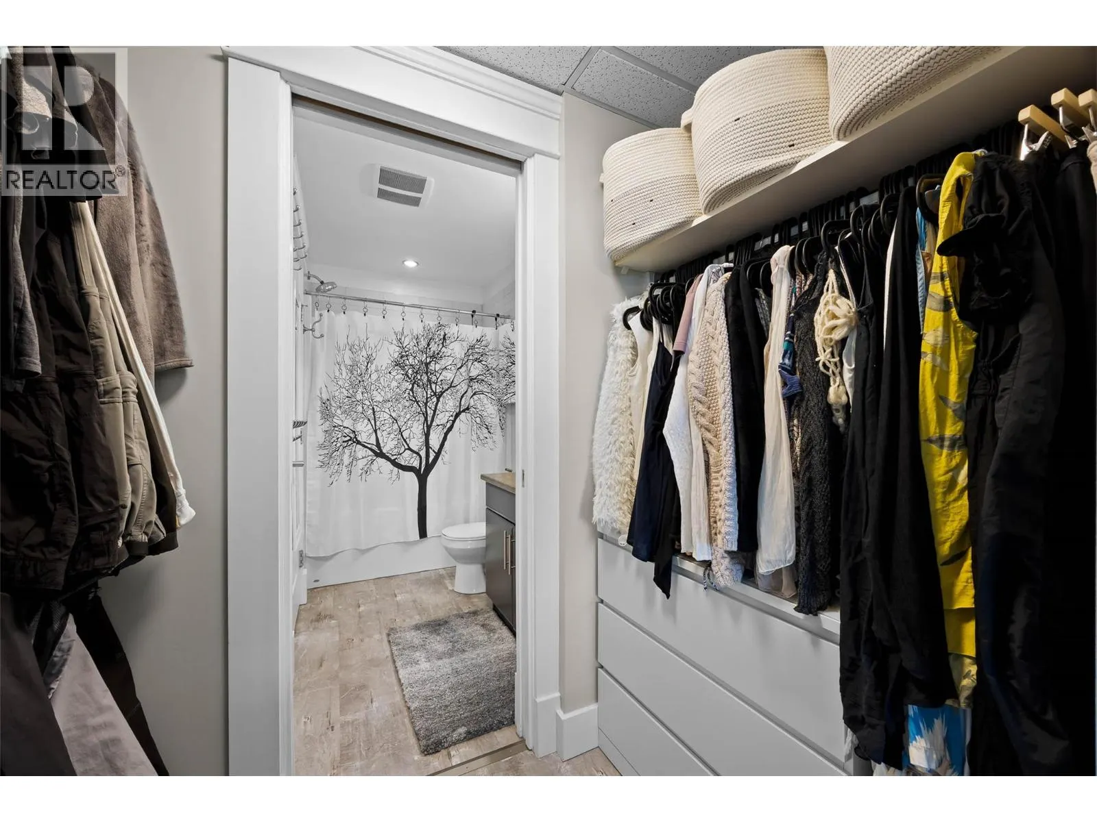 975 VICTORIA  W Street Unit# 208