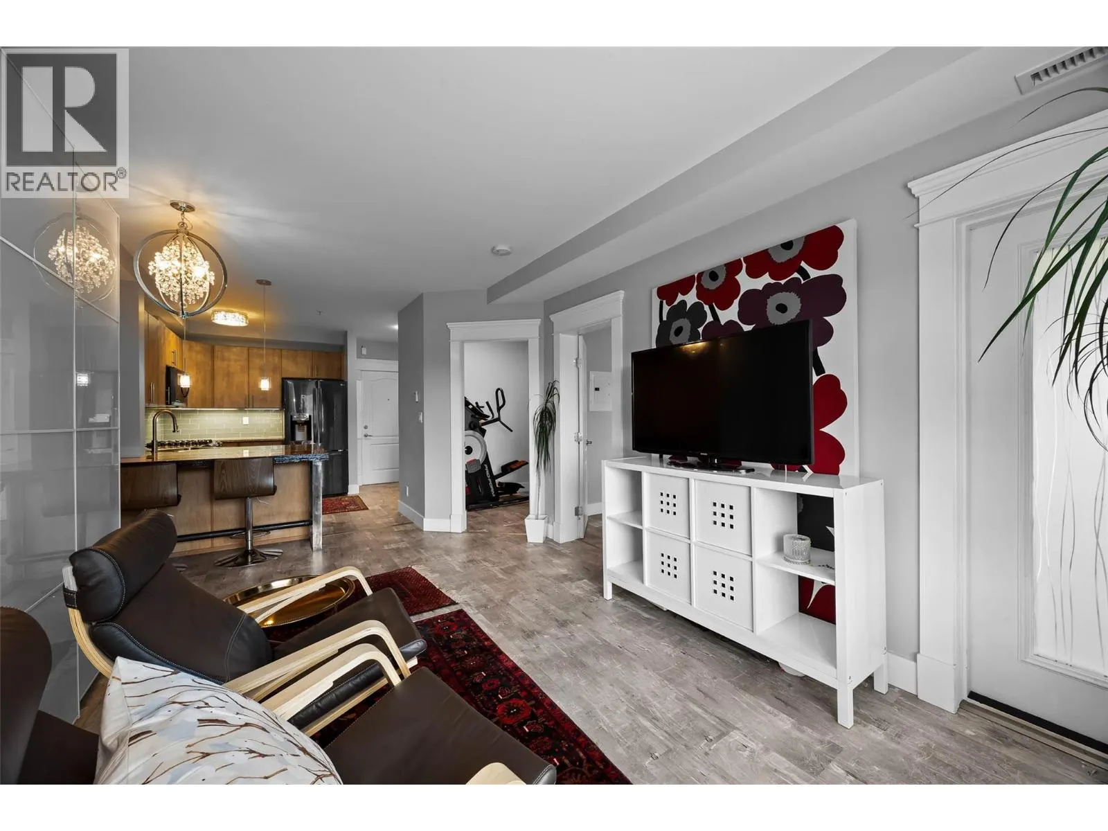 975 VICTORIA  W Street Unit# 208