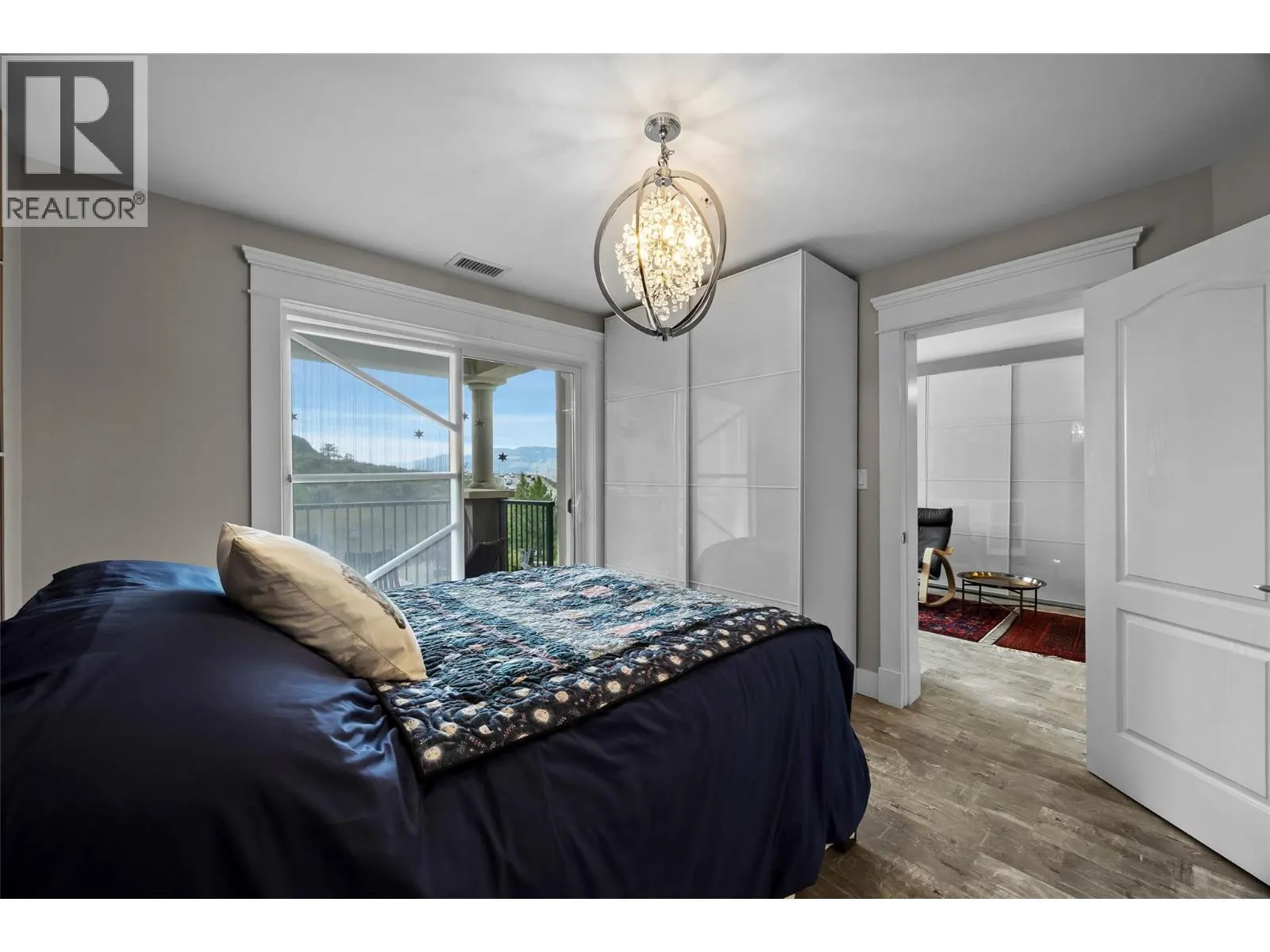 975 VICTORIA  W Street Unit# 208