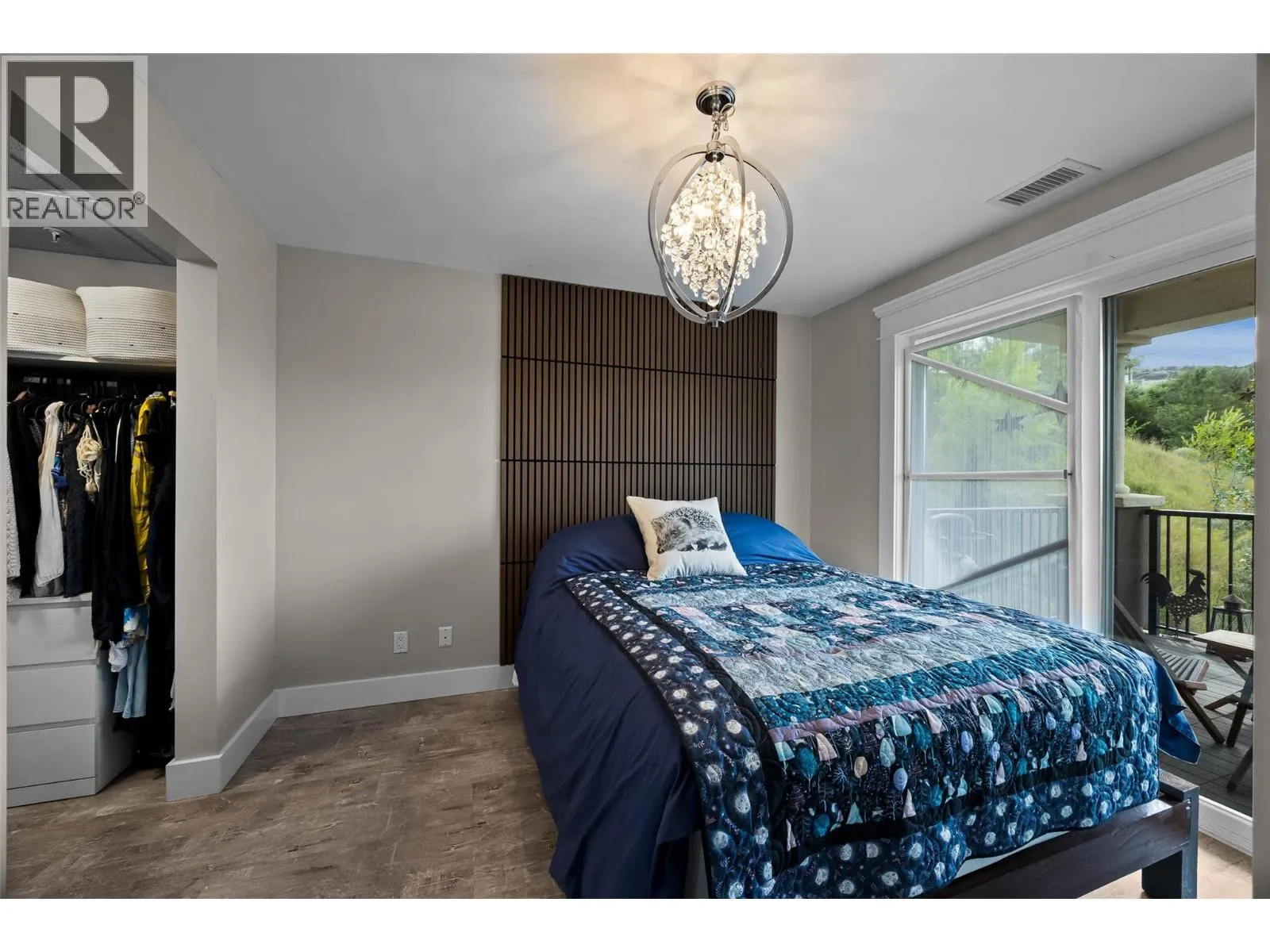 975 VICTORIA  W Street Unit# 208