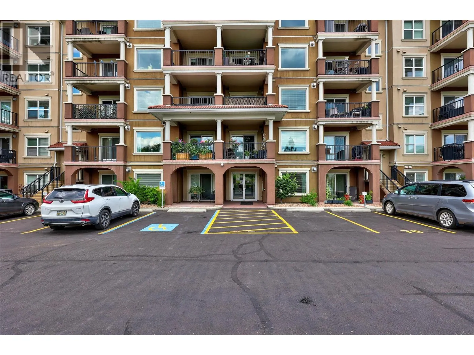 975 VICTORIA  W Street Unit# 208