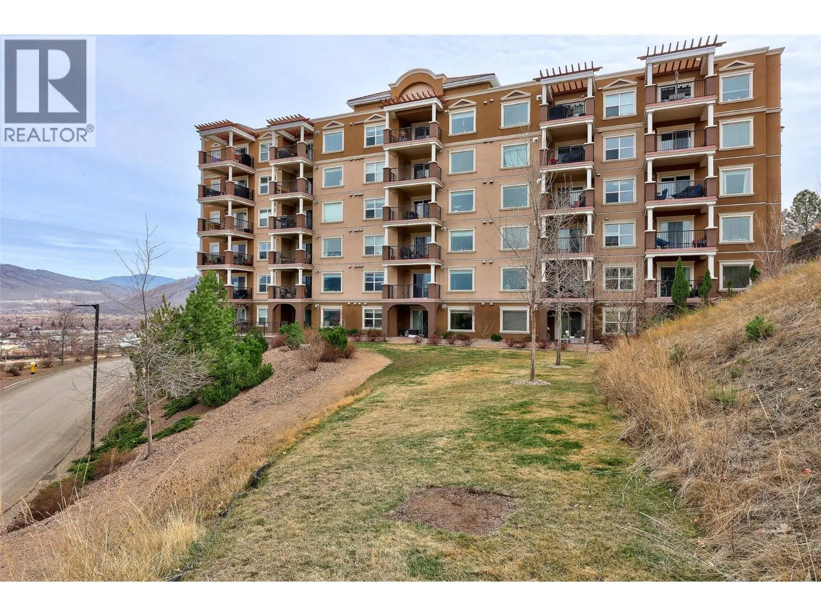975 VICTORIA  W Street Unit# 208