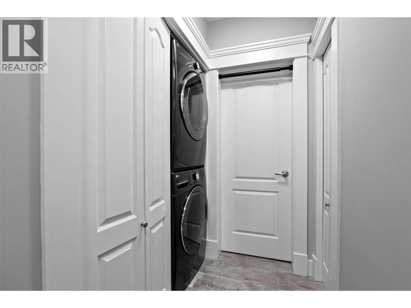 975 VICTORIA  W Street Unit# 208