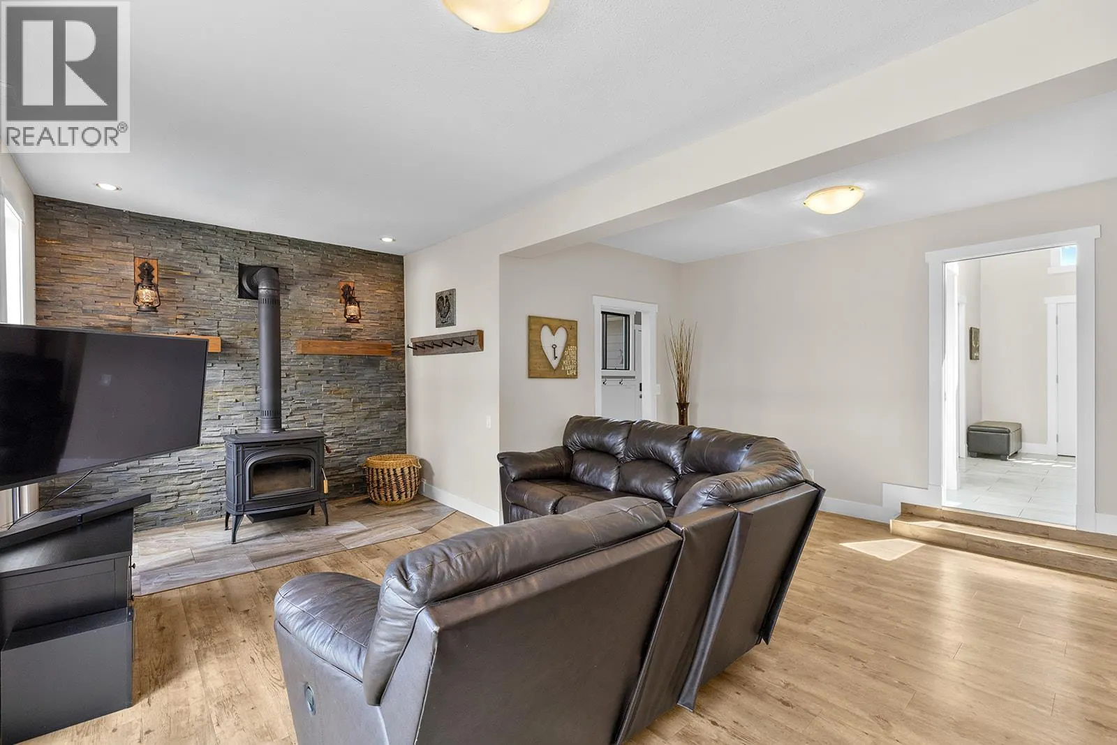 4139 Wallace Hill Road