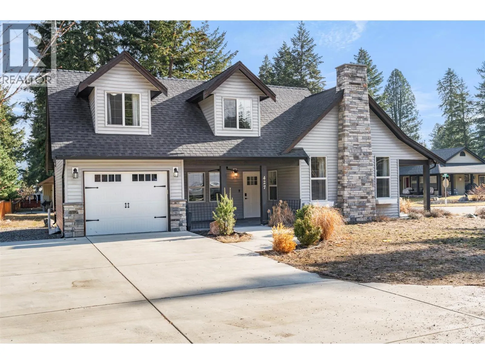 427 Hummingbird Avenue