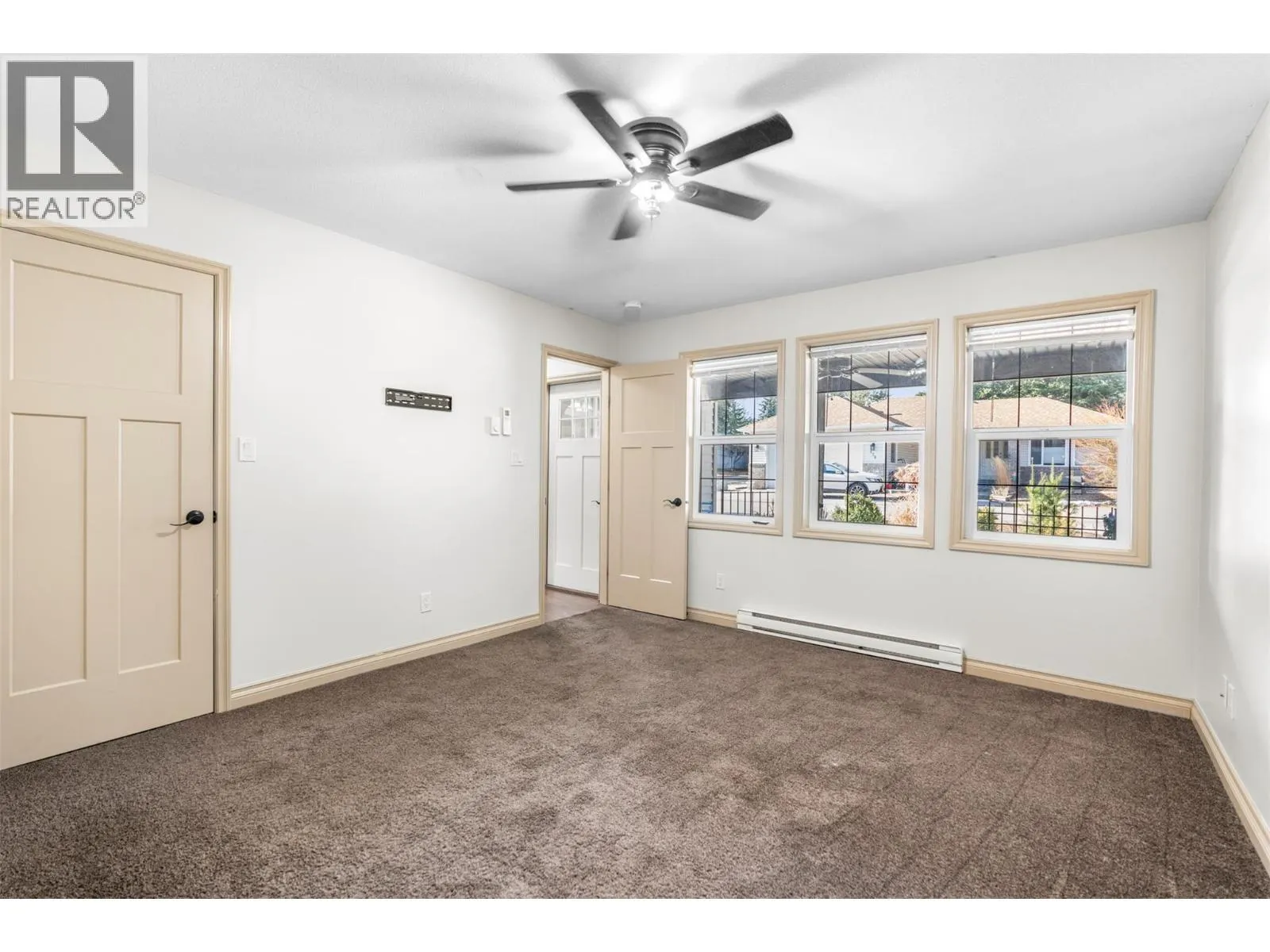 427 Hummingbird Avenue