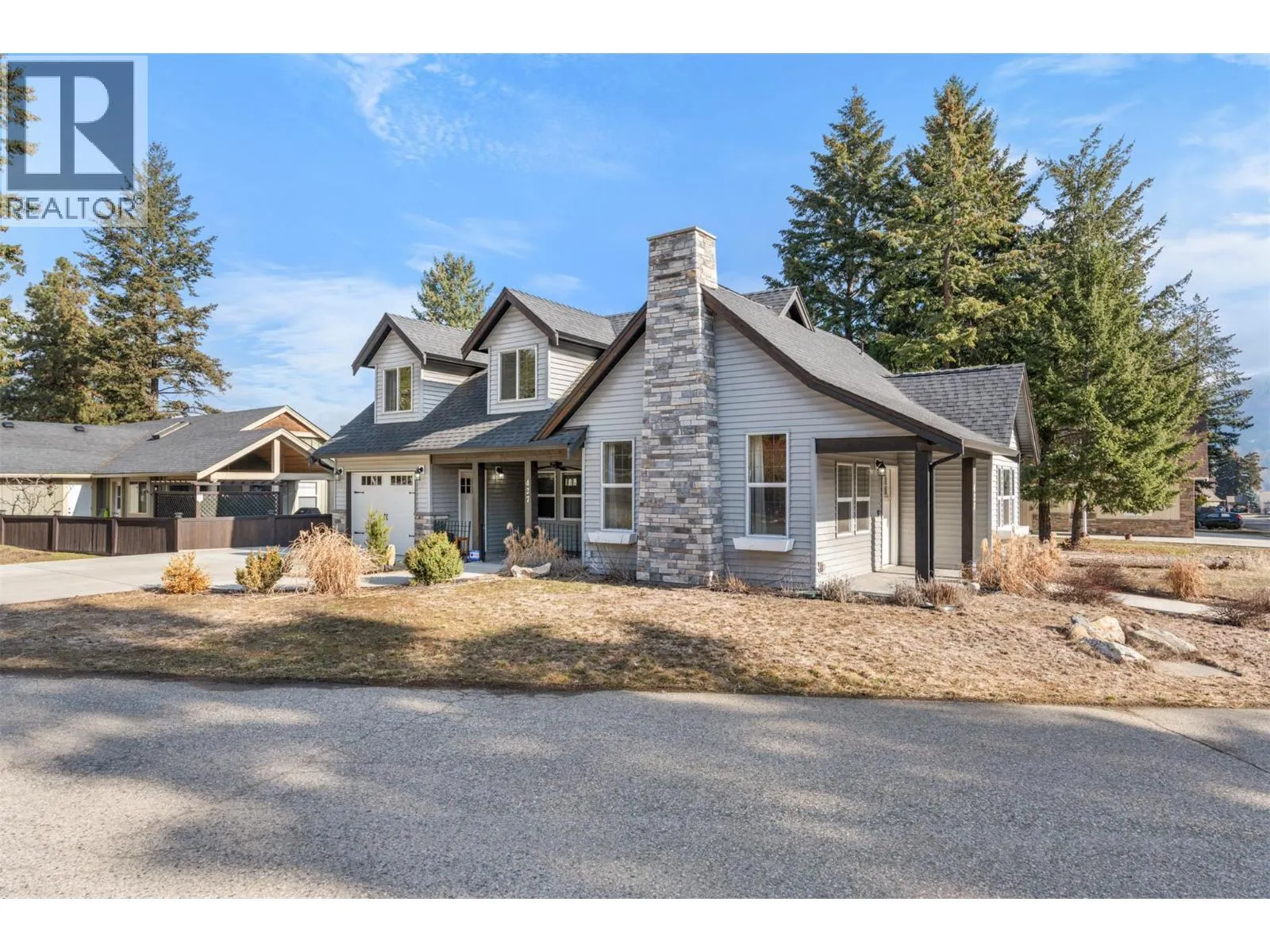 427 Hummingbird Avenue