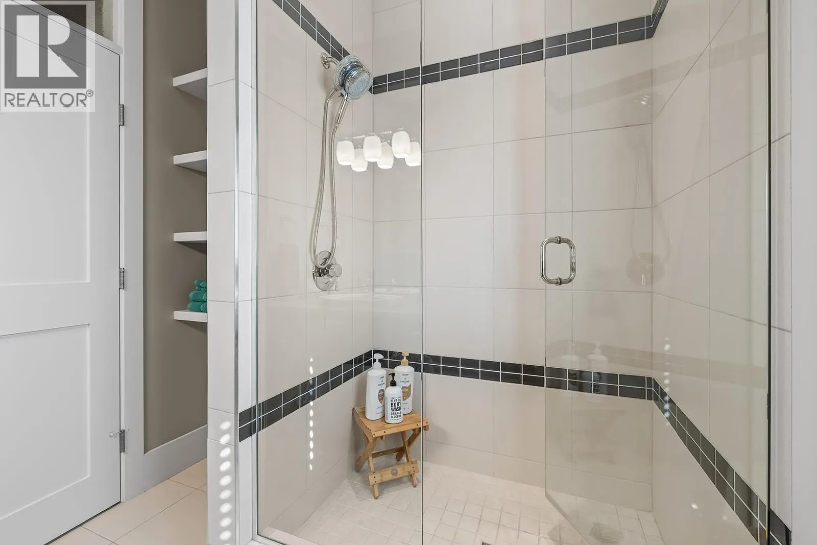 2410 Abbott Street Unit# 4