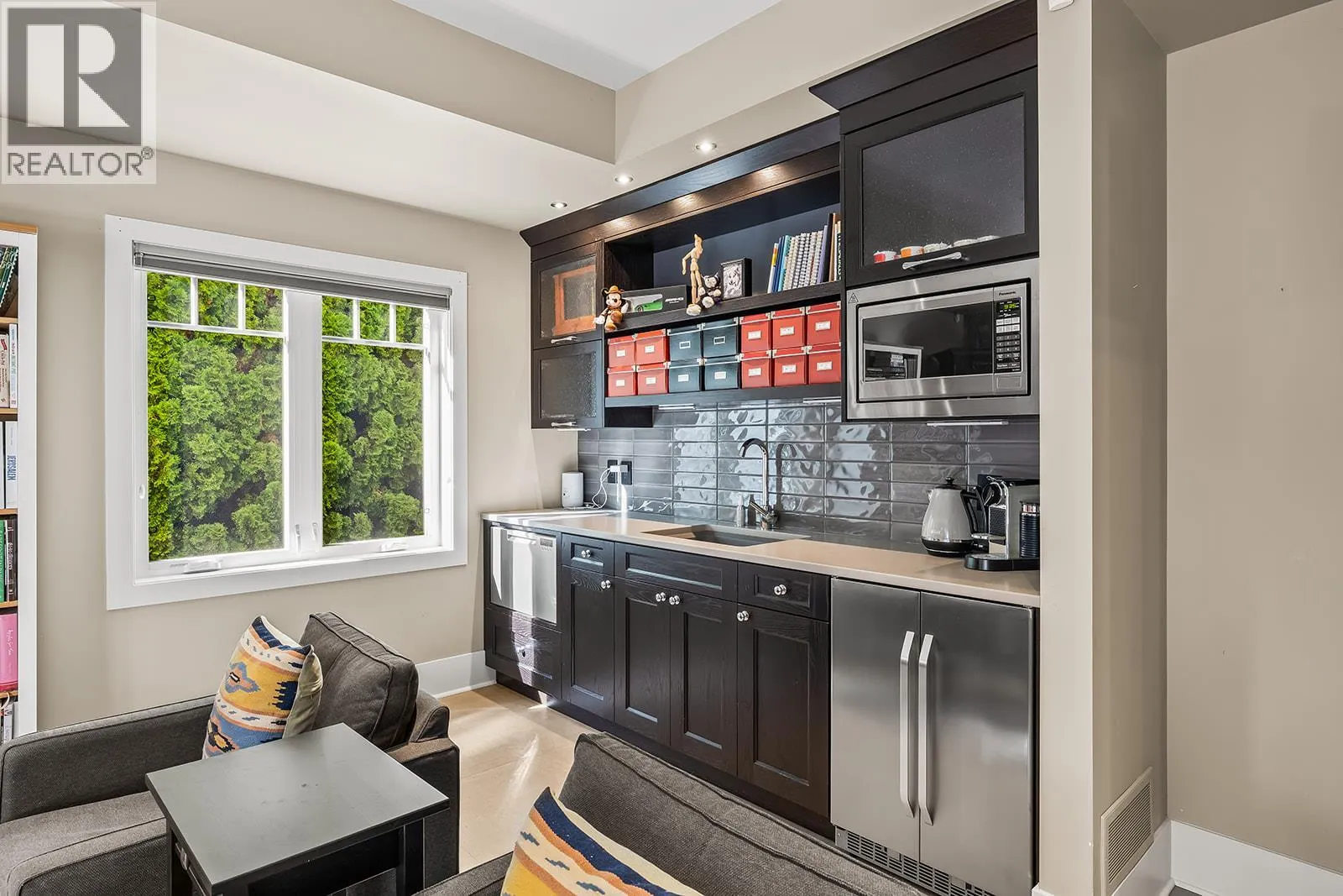 2410 Abbott Street Unit# 4