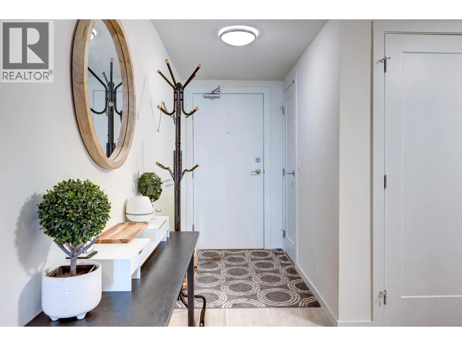 485 Groves Avenue Unit# 406
