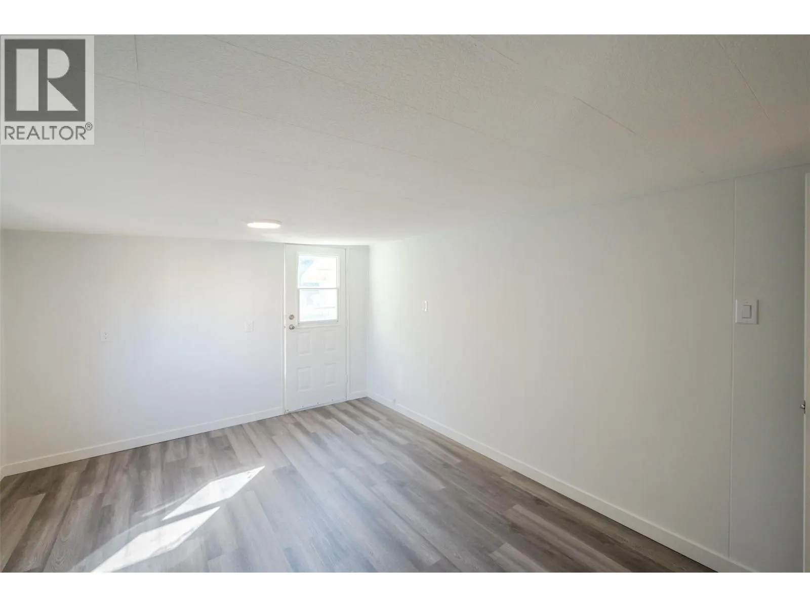 197 Dauphin Avenue Unit# 14