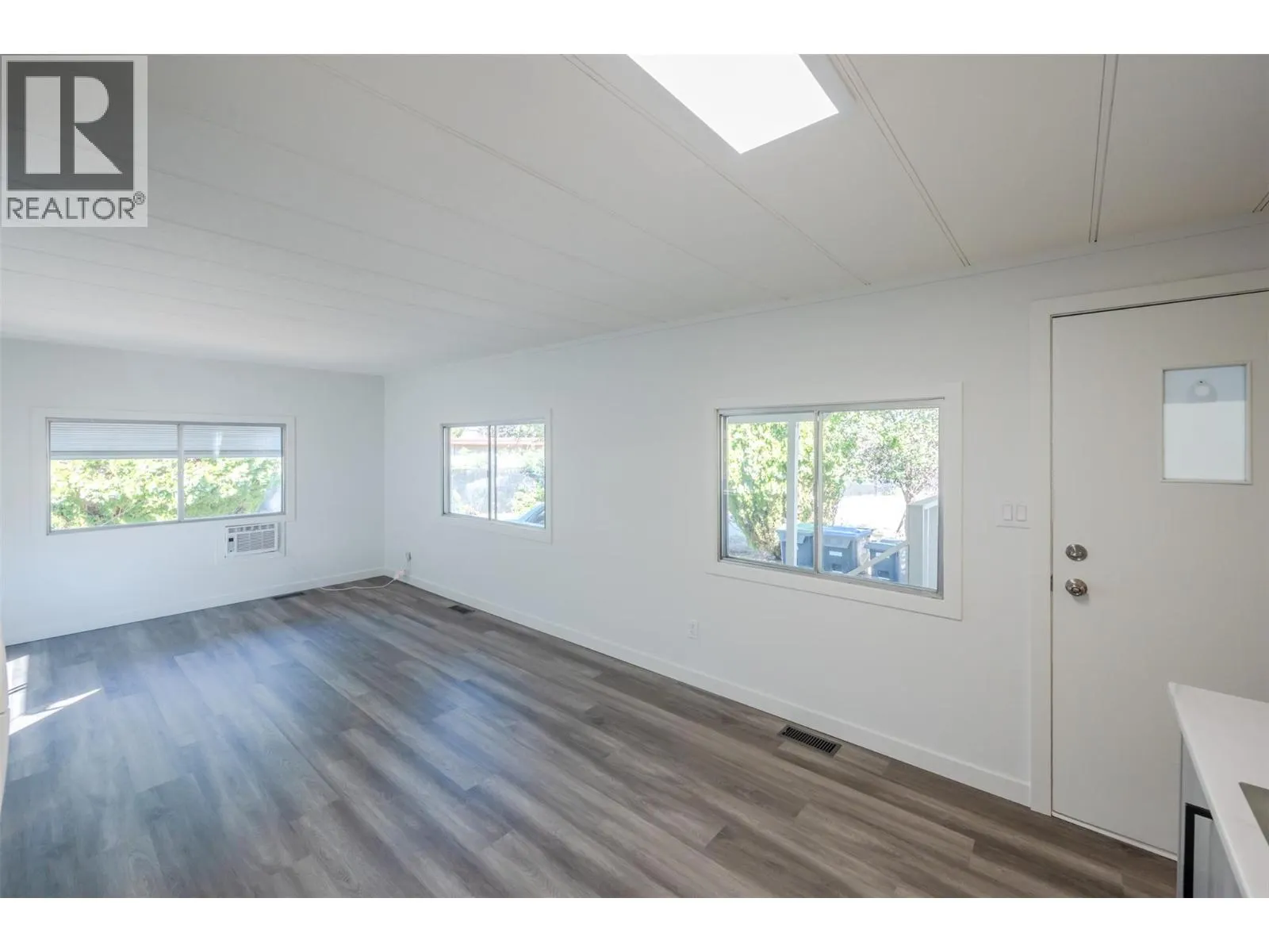 197 Dauphin Avenue Unit# 14